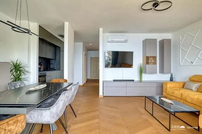 3 odalı daire, 90 m², Blizikuće — Sveti Stefan manzarası