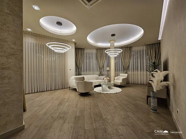 Budva'da iki yatak odalı daire, 112 m²