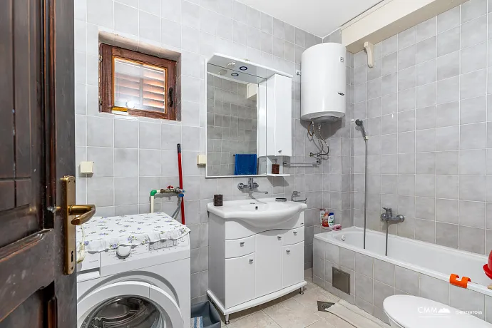 3 odalı daire, 90 m², terastan kısmi deniz manzaralı
