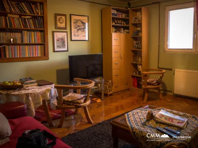 Arsalı ve panoramik Budva manzaralı ev