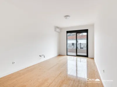 Budva’da Deniz Manzaralı Modern Daire Binası