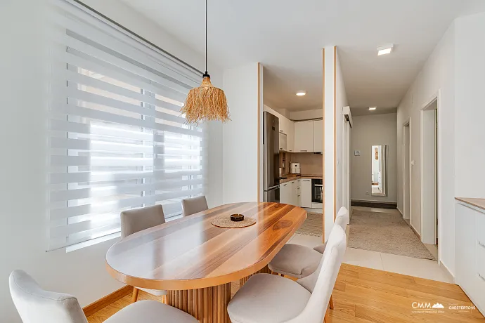 Dobrota’da 86 m² Satılık Daire – Geniş Teras, Deniz Manzarası, Garaj ve Depo