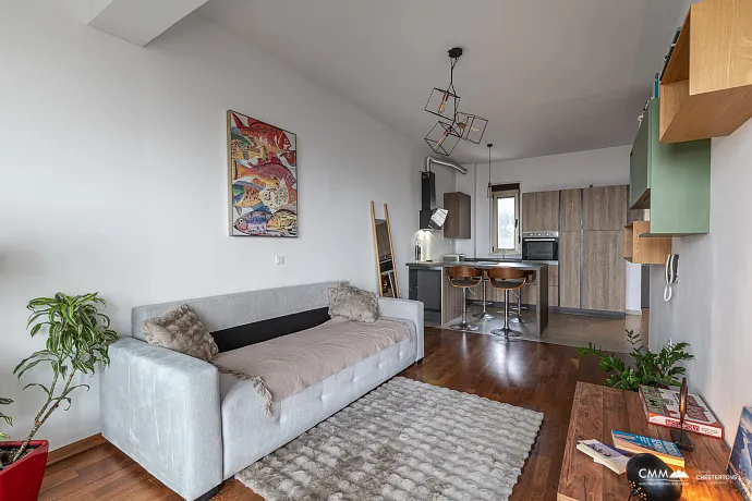 Tivat, Mažina Bölgesinde Deniz Manzaralı Geniş Daire