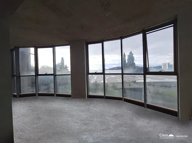 Deniz kenarında yeni konut kompleksinde ticari alan