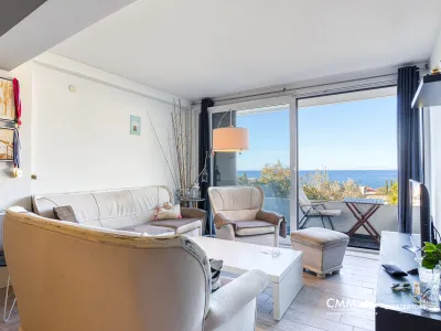 Petrovac'ta Akdeniz Manzaralı Dubleks Daire, 104 m²
