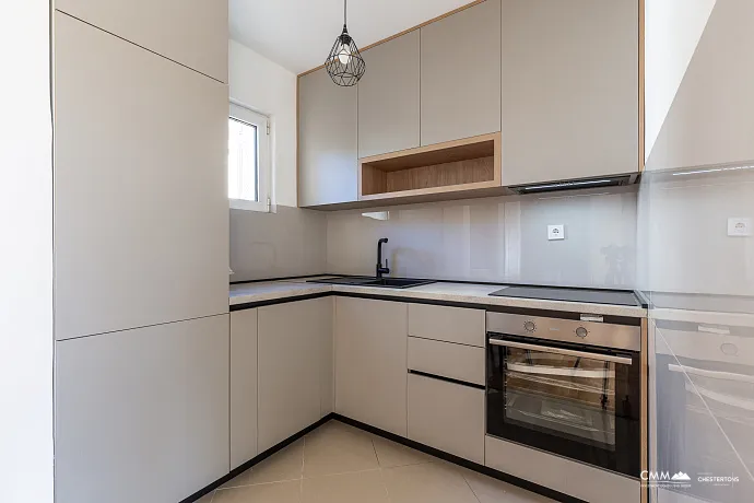 Bečići’de Deniz Manzaralı 64 m² Geniş Daire