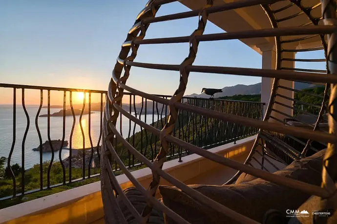 3 odalı daire, 90 m², Blizikuće — Sveti Stefan manzarası