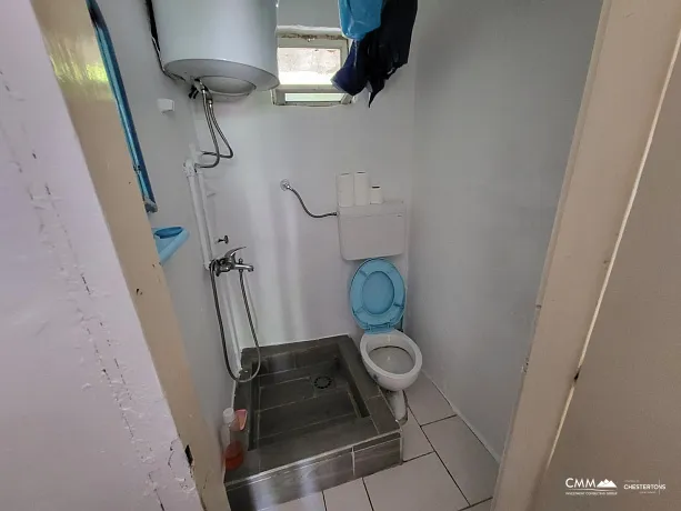 Budva'da panoramik deniz ve şehir manzaralı ev