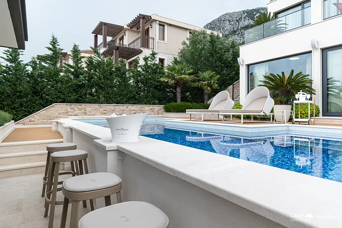 Sveti Stefan’a yakın, Blizikuće’de lüks villa