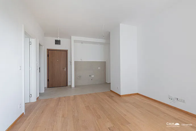 Bečići’de garajlı tek yatak odalı daire