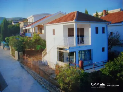 Utekha'da deniz manzaralı ev