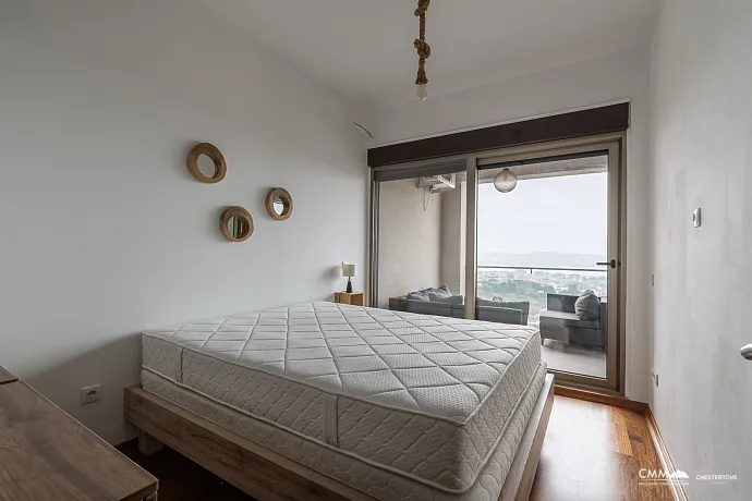 Tivat, Mažina Bölgesinde Deniz Manzaralı Geniş Daire