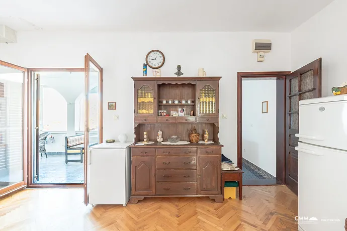 3 odalı daire, 90 m², terastan kısmi deniz manzaralı