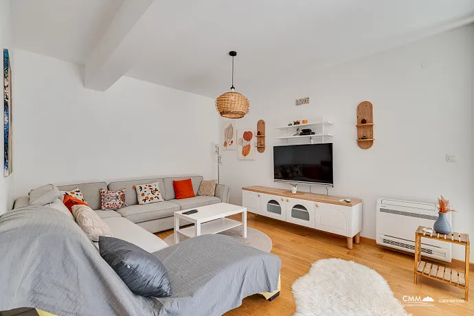 Dobrota’da 86 m² Satılık Daire – Geniş Teras, Deniz Manzarası, Garaj ve Depo
