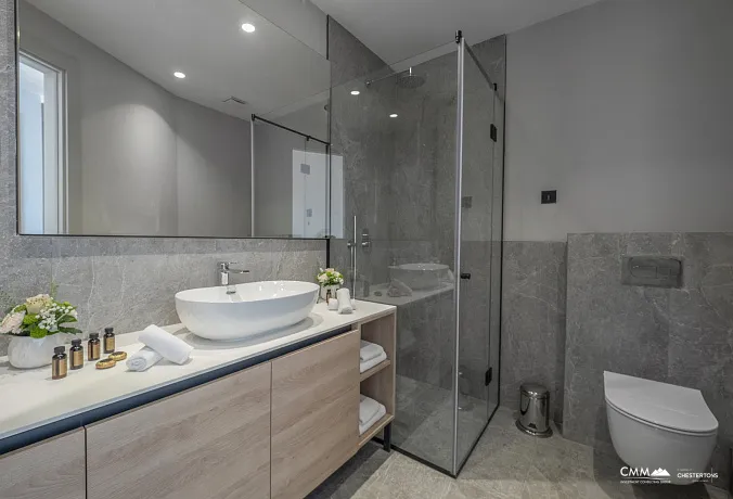 Becici, Budva'da Deniz Kenarında Lüks Daireler