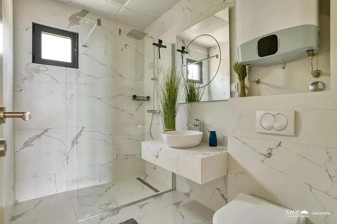 3 odalı daire, 90 m², Blizikuće — Sveti Stefan manzarası