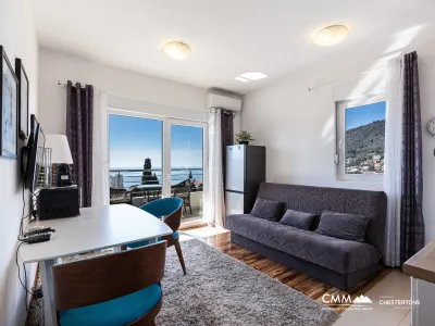 Deniz Manzaralı İki Yatak Odalı Daire