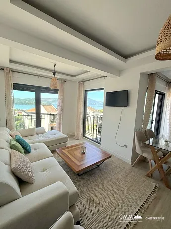 Tivat'ta üç odalı daire