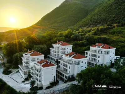 Lüks bir kompleks içinde villalarda daireler