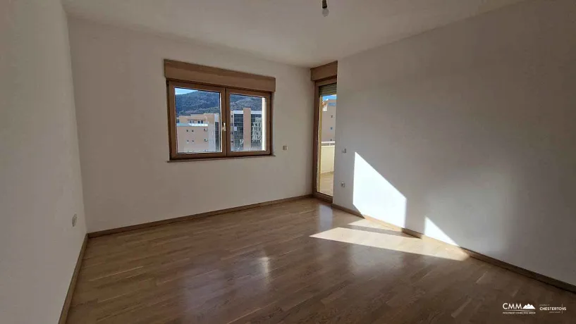 Bečići'de bir ve iki yatak odalı daireler
