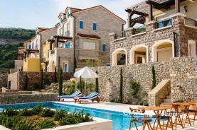 Lustica yarımadasında lüks daireler