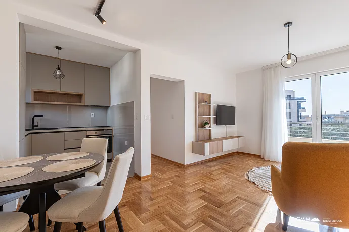Bečići’de Deniz Manzaralı 64 m² Geniş Daire