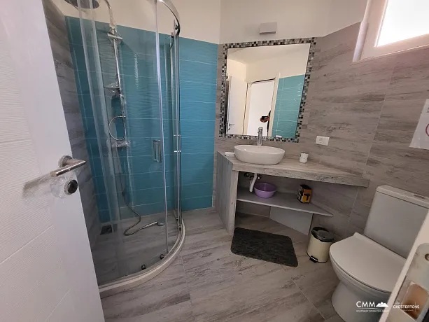 Utjeha'da panoramik deniz manzaralı geniş ev