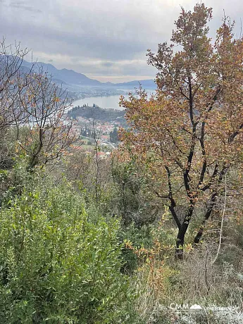 Herceg Novi'de deniz manzaralı kentsel arsa