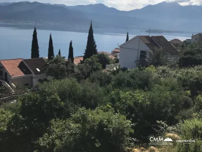 Krasici yerleşiminde iki arsa