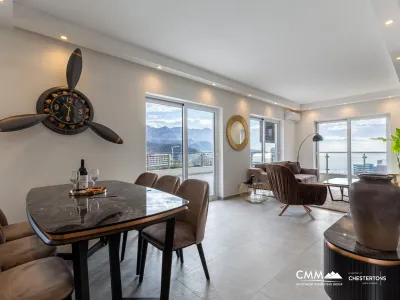 Sunny Side kompleksinde satılık geniş ve lüks tasarımlı üç yatak odalı daire.