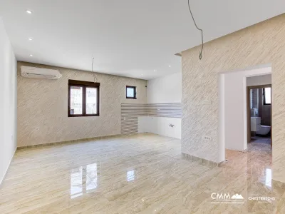 Tivat'ta yenilenmiş daire, 78 m²