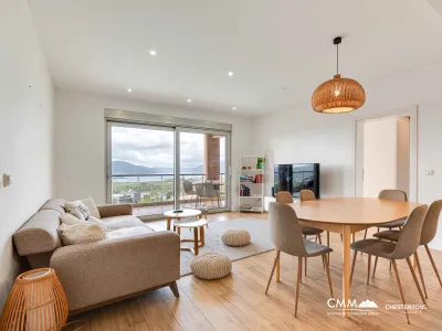 DENİZ MANZARALI, LÜKS 3 YATAK ODALI SATILIK DAİRE