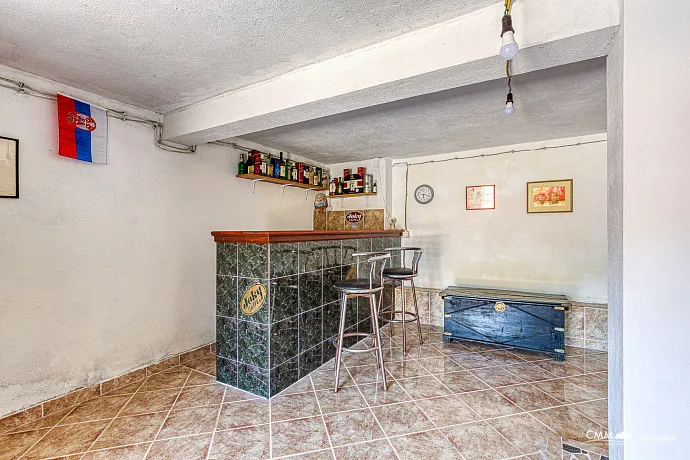 Glavatičići’de 105 m² Taş Ev ve 2100 m² Arsa