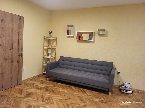 Budva’da 60 m², iki odalı daire, plaja yakın mükemmel konum