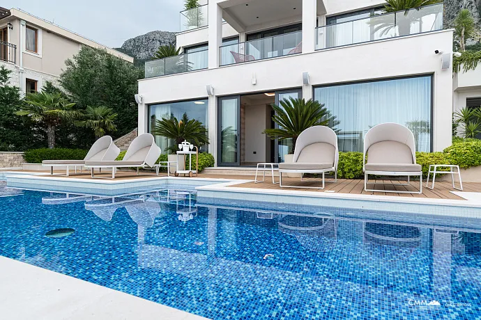 Sveti Stefan’a yakın, Blizikuće’de lüks villa