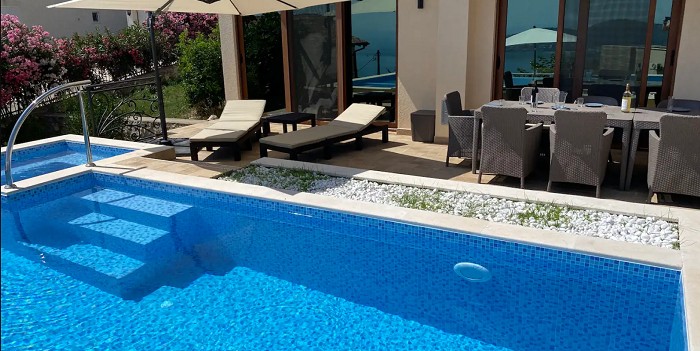 Villa mit Pool und Panoramablick auf das Meer...