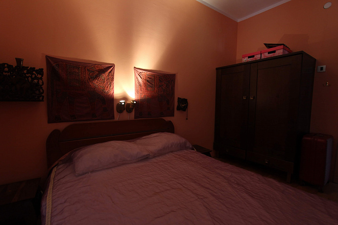 Budva'da geniş teraslı iki yatak odalı daire