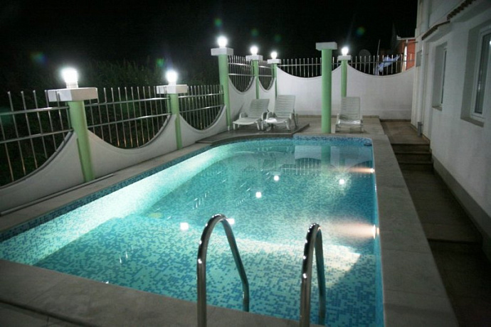 Tivat'ta havuzlu villa - uzun süreli kiralık