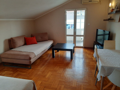Budva'da merkeze yakın iki yatak odalı daire