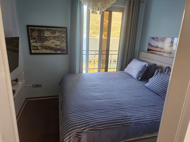 Tivat Lepetani'de 87 m2 deniz manzaralı iki yatak odalı daire