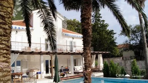 Cephe villa
