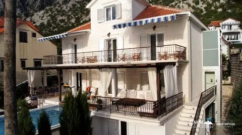 Cephe villa