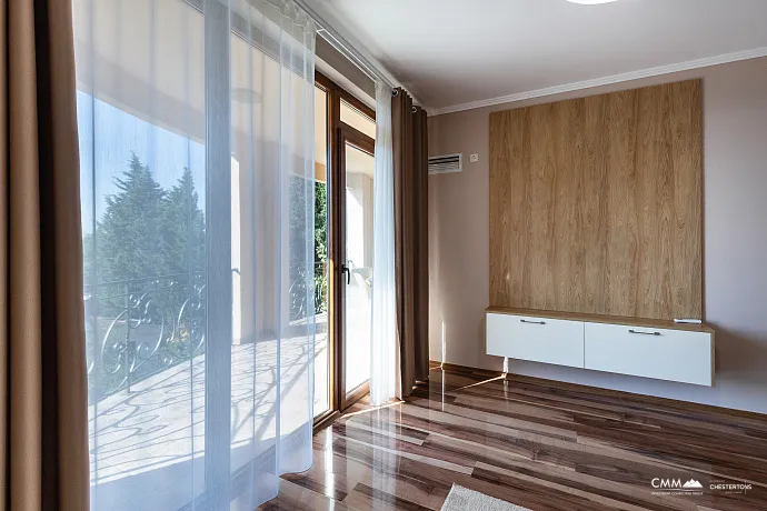 Susanj'da güzel deniz manzaralı modern villa 