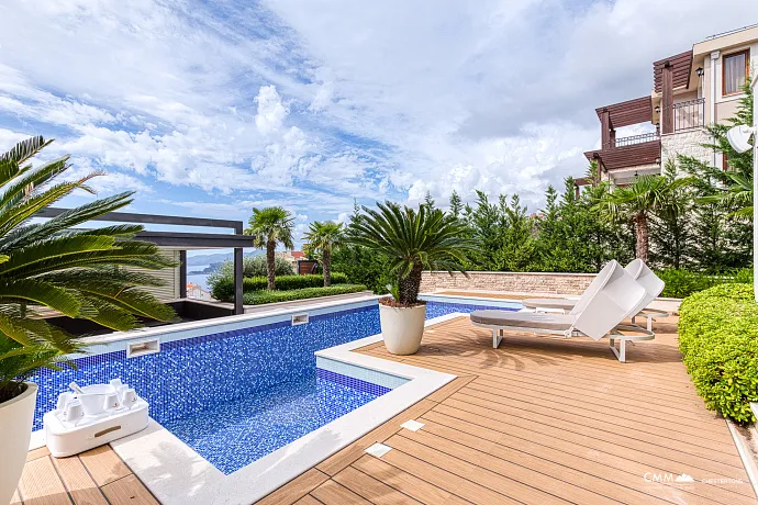 Sveti Stefan’a yakın, Blizikuće’de lüks villa