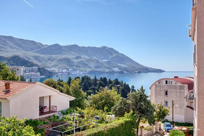 Bečići’de Tam Donanımlı Otel ve Restoran – Denize 200m