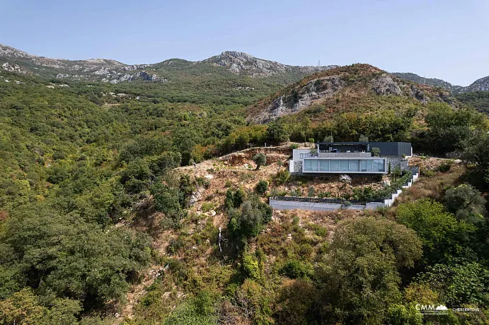 KAMENOVO VE SVETI STEFAN YAKININDA EŞSİZ BİR YATIRIM FIRSATI
