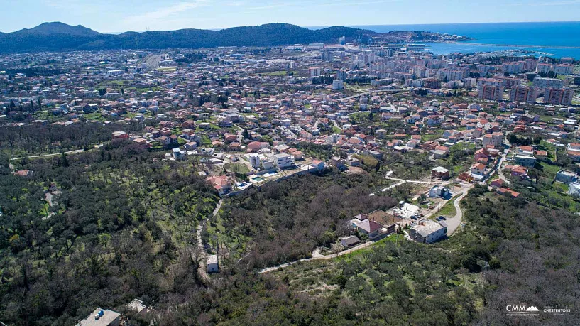 Bar'da Satılık 1600m2 Arsa