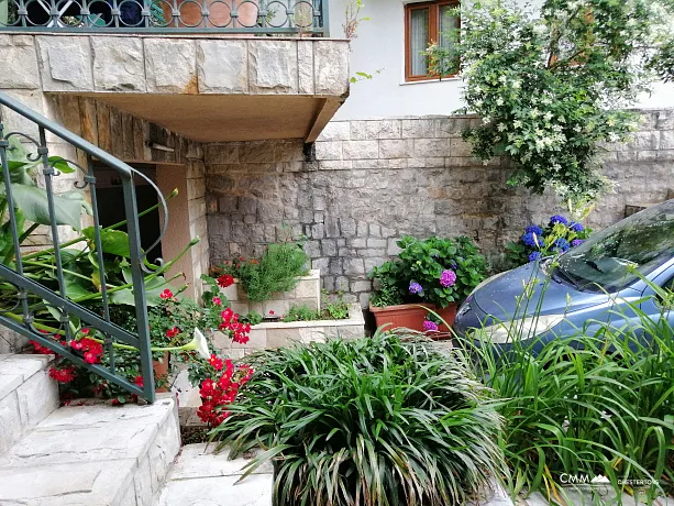 Budva'da geniş ev