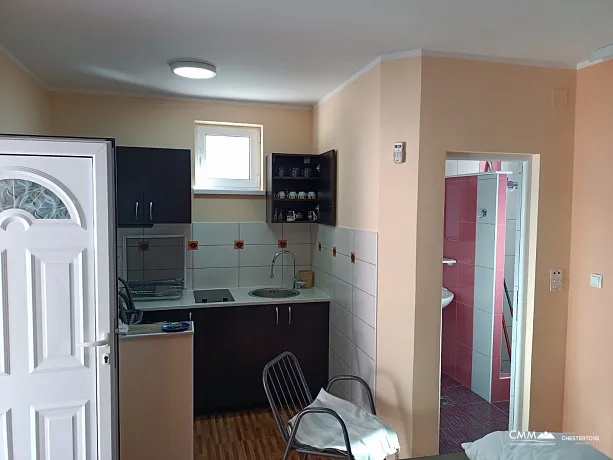Misici'de 6 yatak odalı iki katlı ev