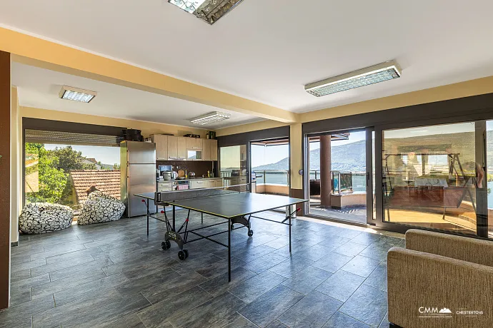 Herceg Novi'nin merkezinde mükemmel villa